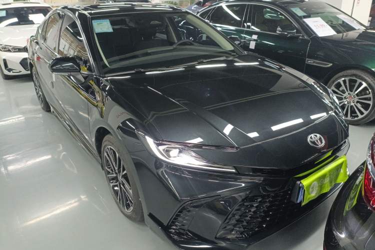 Used Toyota Camry 2026 Model Dual-Engine 2.0HSE Sport Lite Edition