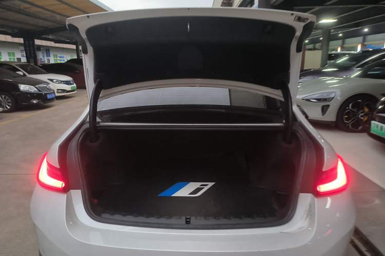 Used BMW i3 2022 eDrive 35 L Trunk