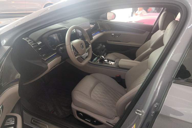 Used BYD Han 2025 EV with 701 km of Laser Radar-Enabled Intelligent Driving