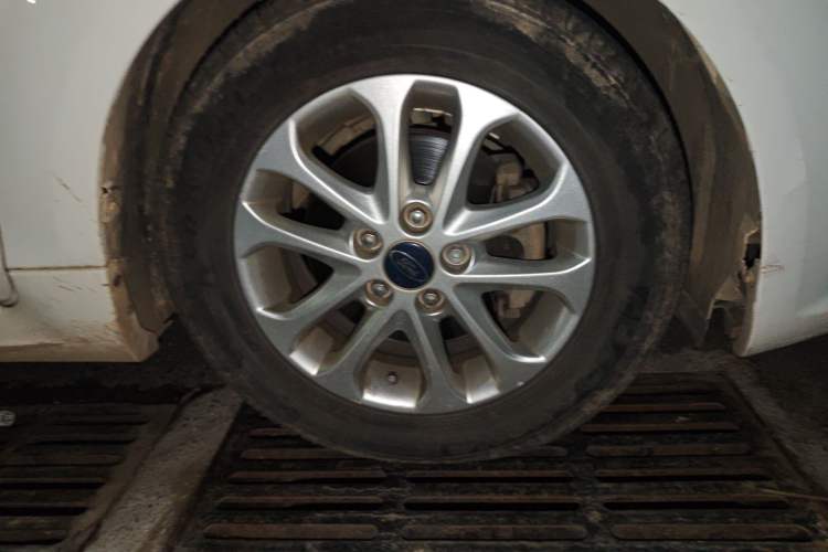 Used Ford Focus 2011 Hatchback 1.8L Automatic Fashion Edition