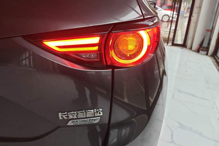 Used Mazda CX-5 2021 2.0L Automatic Two-Wheel Drive Smart Version Right Rear Taillight