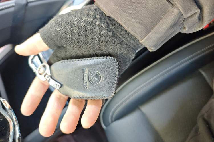 Used Buick Envision 2022 Encore S 552T Two-Wheel-Drive Luxury Model
