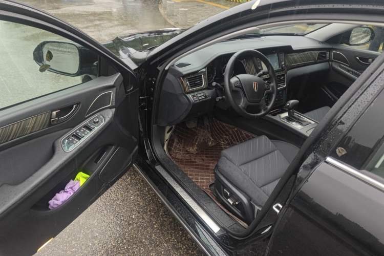 Used Hongqi H7 2021 1.8T Executive Edition
