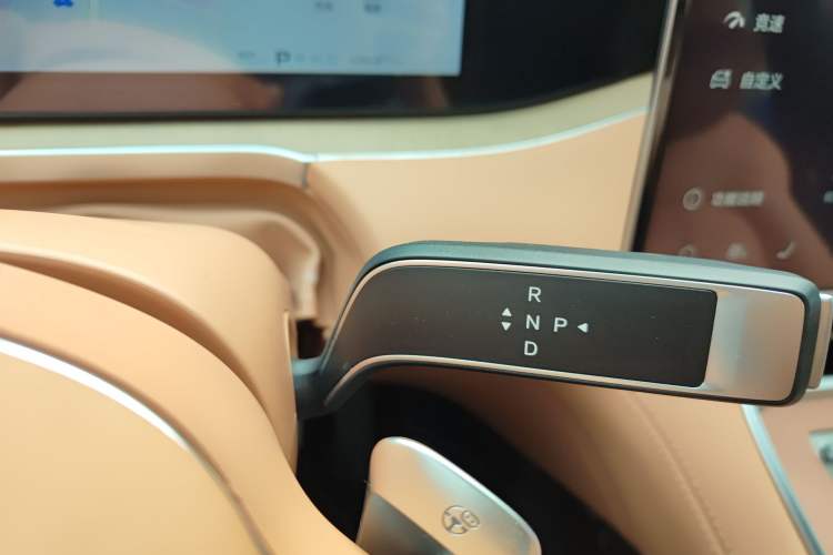 Used Denza N8L 2025 Model Flagship Model Gear Lever