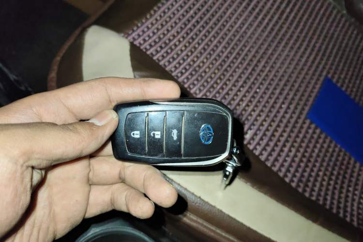 Used Toyota Levin 2017 Revised Dual-Engine 1.8H GS E-CVT Elite Sunroof Version China V Standard
