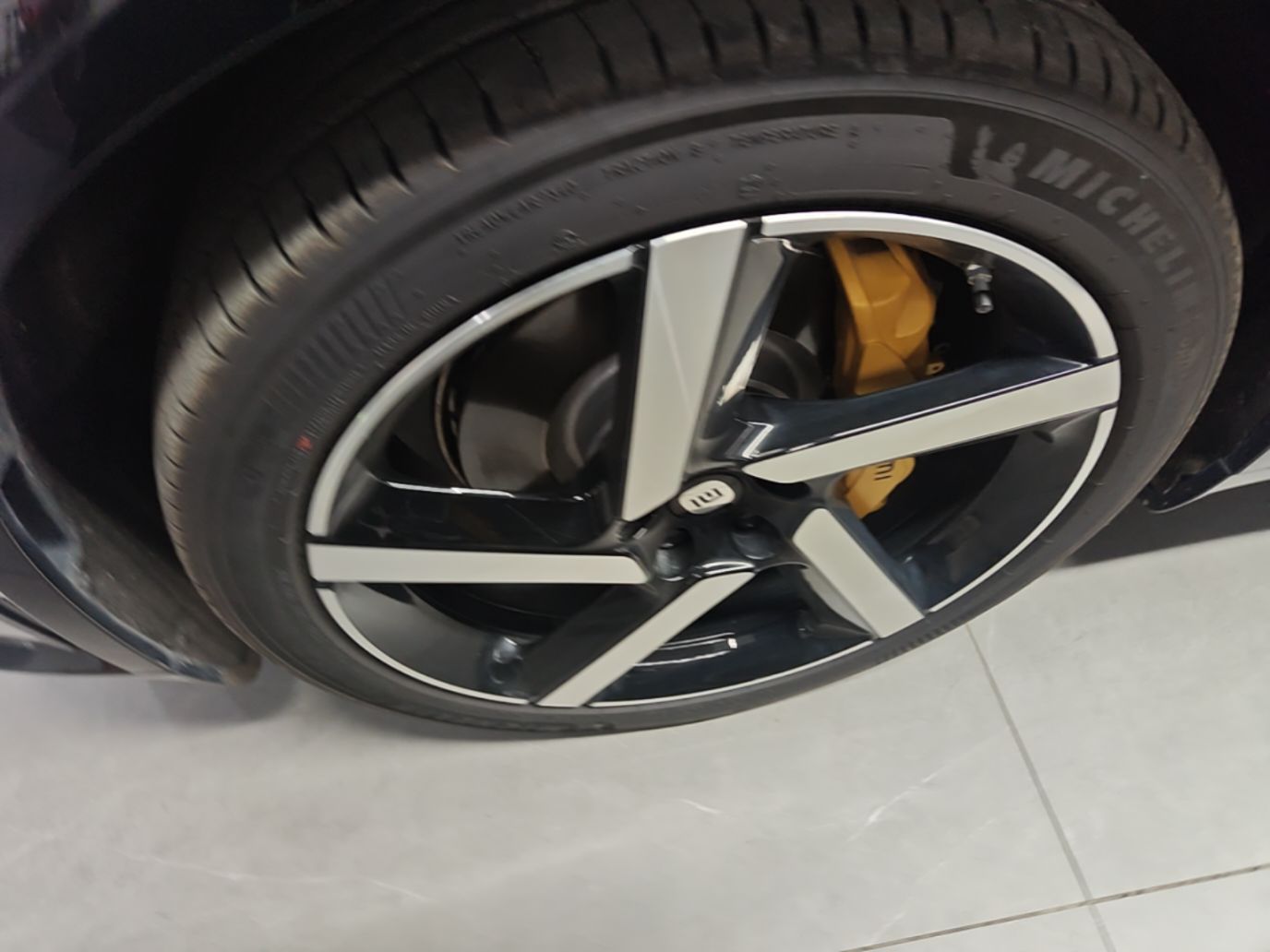 Xiaomi Auto YU7 2025 Ultra-Long Range All-Wheel Drive Pro Version — снимка 10