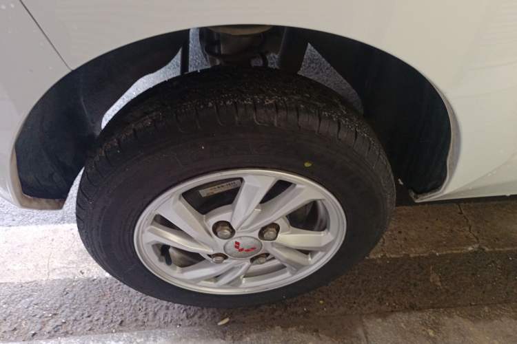 Used Wuling Hongguang MINIEV 2021 Macaron Premium Model – Lithium Iron Phosphate Right Rear Wheel Hub