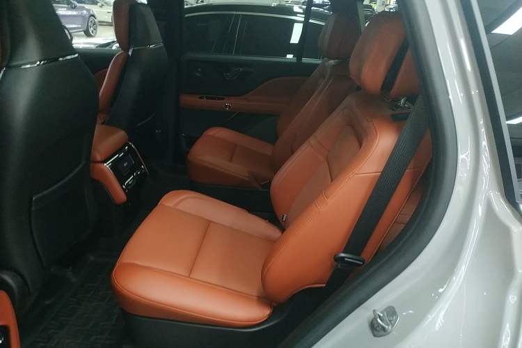 Used Lincoln Aviator 2024 3.0T V6 All-Wheel-Drive Luxury Edition Six Seats