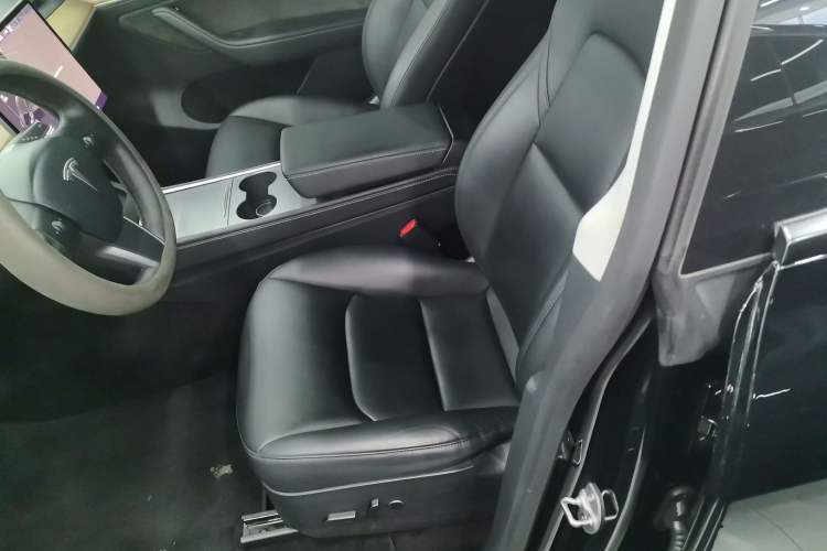 Used Tesla Model Y 2021 Long-Range All-Wheel-Drive Version