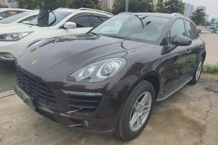 Used Porsche Macan 2017 Macan 2.0T Front Left 45 Deg