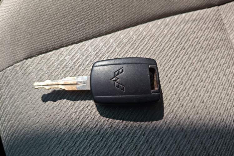 Used Wuling Hongguang V 2019 1.5L Base Version China VI LAR