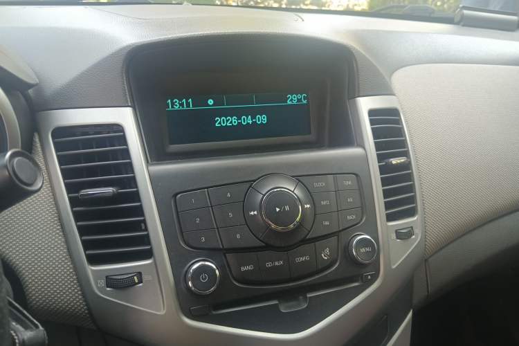 Used Chevrolet Cruze 2012 1.8L SE AT Audio And AC Panel