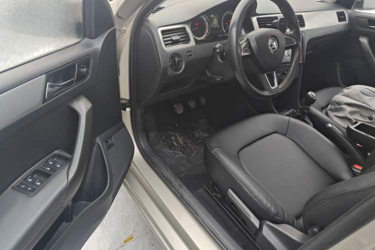 Used Skoda Rapid 2018 1.6L Manual Comfort Edition
