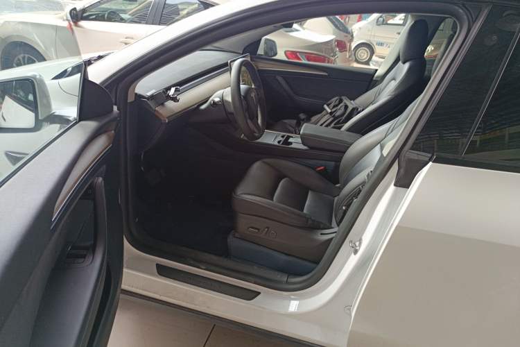 Used Tesla Model Y 2021 Standard Range Rear-Wheel Drive Version