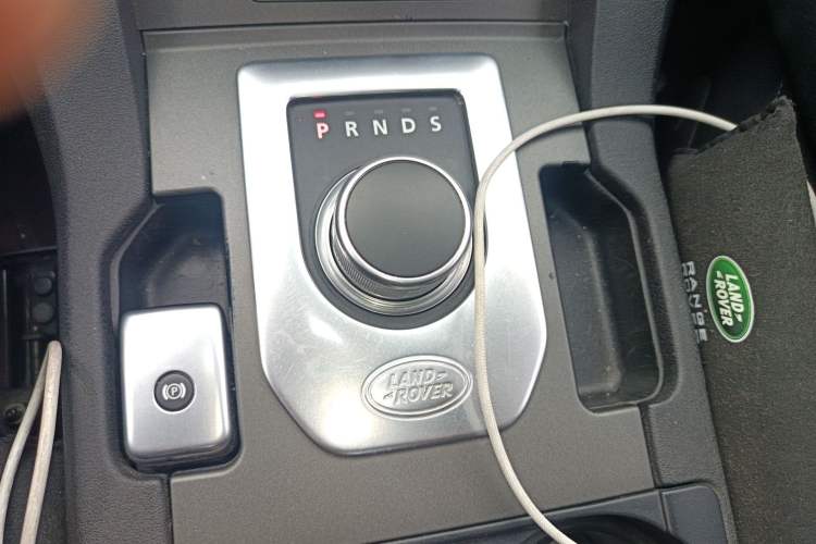 Used Land Rover Discovery 2016 3.0 SC Obsidian Black Heritage Edition HSE
