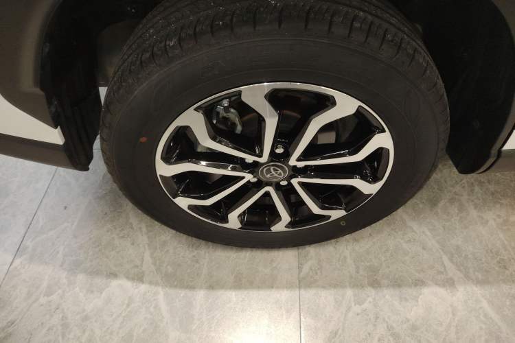 Used Toyota FRONTLANDER 2023 2.0L Smart Electric Hybrid Dual-Engine Deluxe Version