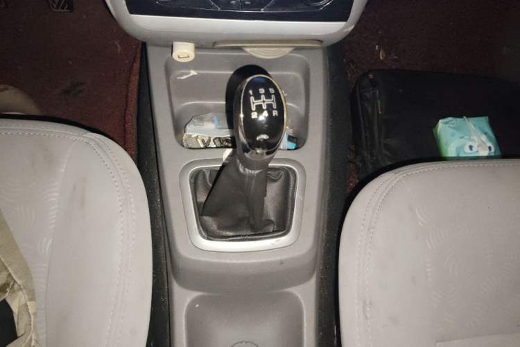 Used BAIC Weiwang M20 2014 1.5L Basic Version DAM15DL Gear Lever