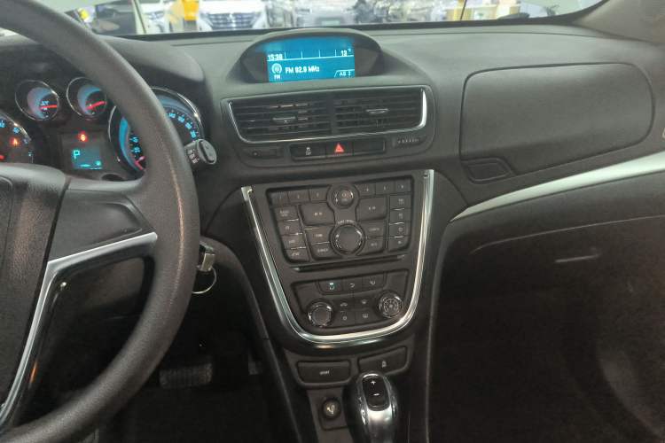 Used Buick Encore 2015 1.4T Automatic Two-Wheel Drive Urban Elite Version
