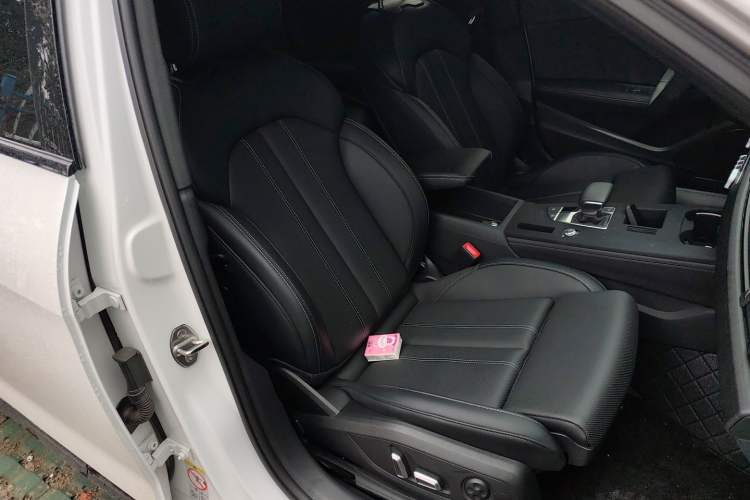 Used Audi A4L 2024 40 TFSI Luxury Dynamic Edition Right Front Seat