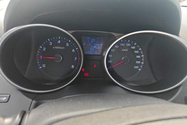 Used Hyundai ix35 2015 2.0L Automatic 2WD Smart Type China IV