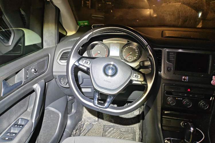 Used Volkswagen Golf Sportsvan 2016 230TSI Automatic Trend Edition
