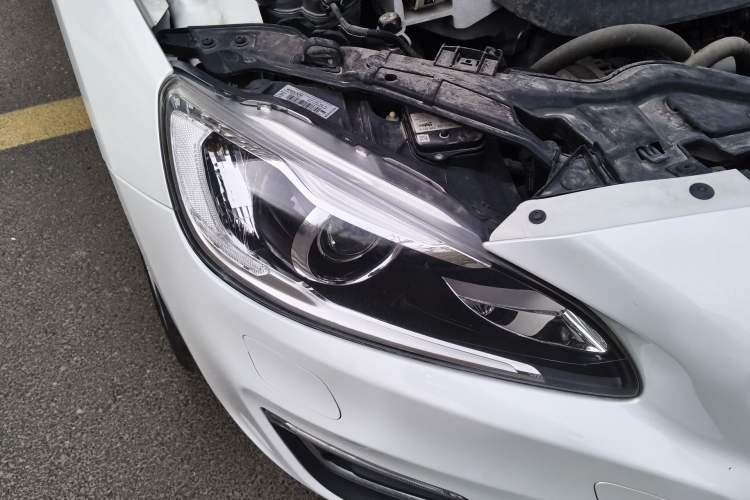 Used Volvo S60 2016 S60L T5 Intelligent Drive Edition Right Front Headlight