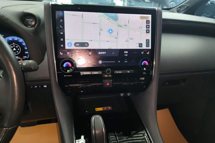 Used Toyota Vellfire 2024 Crown Dual-Engine 2.5L Supreme Executive Edition Audio And AC Panel