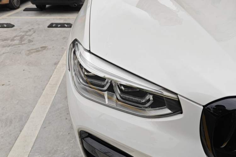 Used BMW X3 2021 xDrive30i Luxury Model with M Sport Package Right Front Headlight