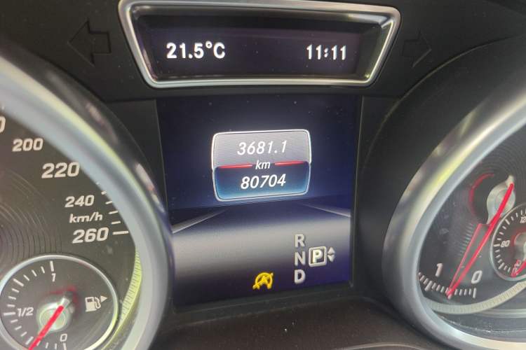 Used Mercedes-Benz GLE 2016 GLE 400 4MATIC Odometer Close Up