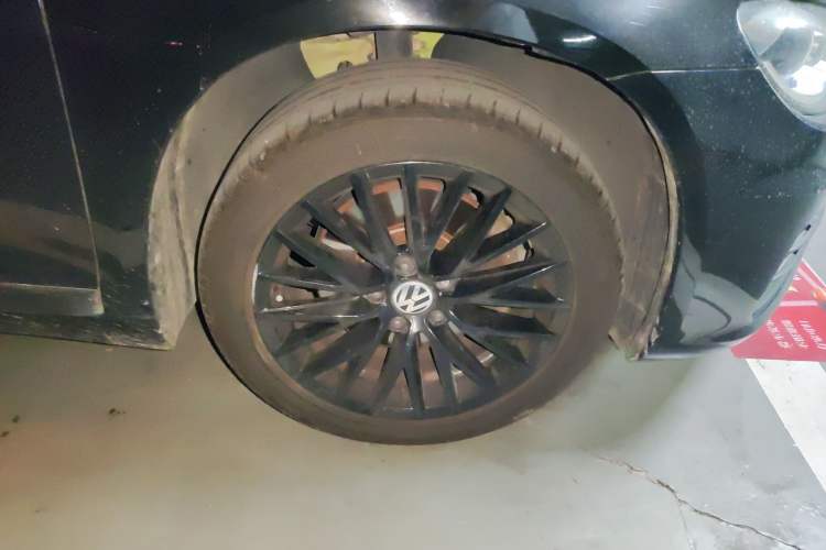 Used Volkswagen Scirocco 2015 2.0 TSI Luxury Edition Right Front Wheel Hub