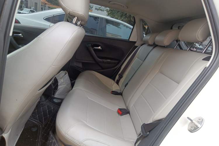 Used Volkswagen Polo 2016 1.6L Manual Comfort Model