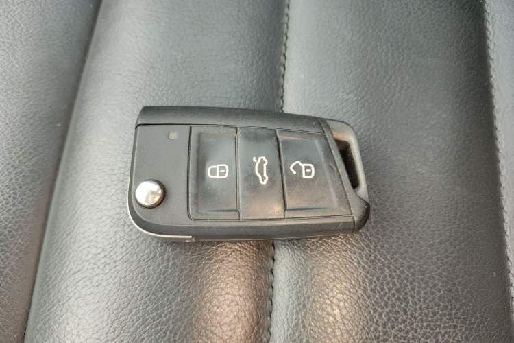 Used Volkswagen Golf 2015 1.4TSI Automatic Luxury Model Vehicle Key