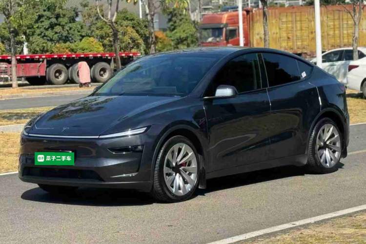 Used Tesla Model Y 2025 Long-Range All-Wheel Drive First Edition