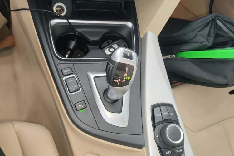 Used BMW 3 Series 2015 316Li Fashion Model Gear Lever