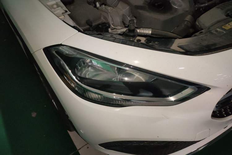 Used Mercedes-Benz GLA 2020 GLA 180 Right Front Headlight