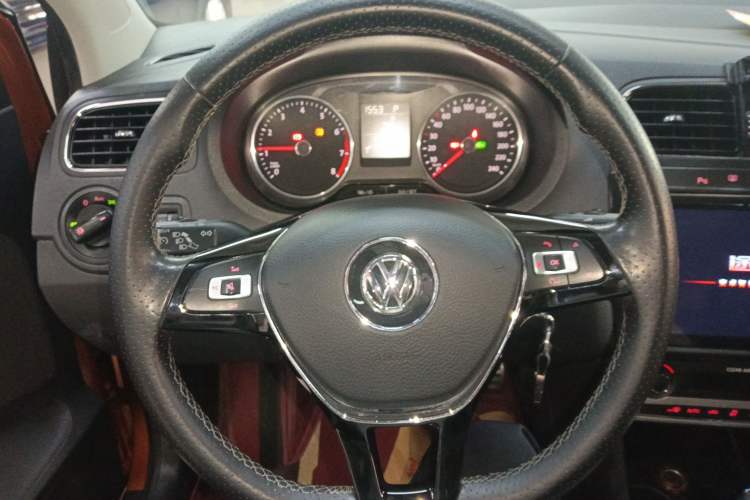 Used Volkswagen Polo 2016 1.6L Cross Polo Automatic Steering Wheel
