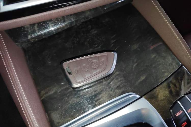 Used BMW 5 Series 2021 525Li M Sport Package Vehicle Key