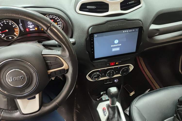 Used Jeep Renegade 2017 180T Automatic Jingneng Edition Audio And AC Panel