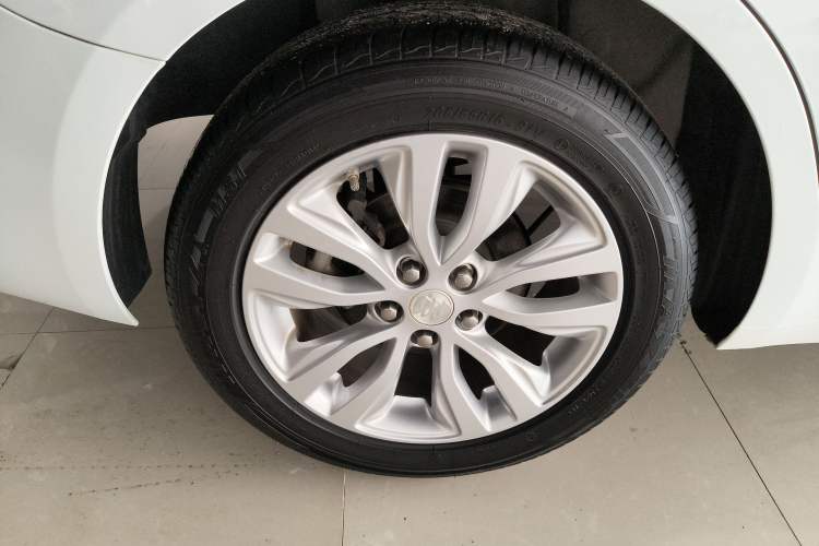 Used Buick GT 2021 Revised Version Flagship 1.5L Automatic Elite Edition Right Rear Wheel Hub