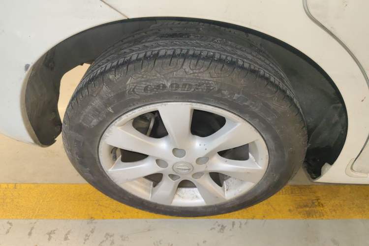 Used Nissan Tiida 2014 1.6L CVT Smart Model Right Rear Wheel Hub