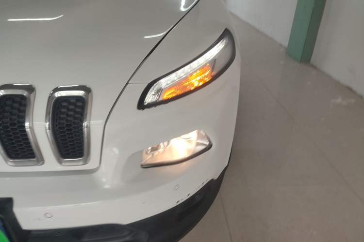 Used Jeep Cherokee 2016 2.4L Leading Smart Version