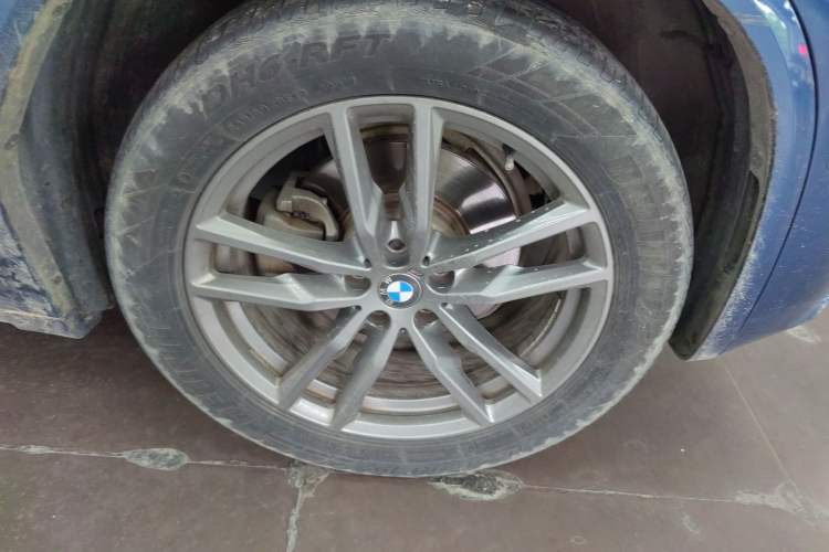 Used BMW X4 2019 xDrive25i M Sport Package Right Front Wheel Hub