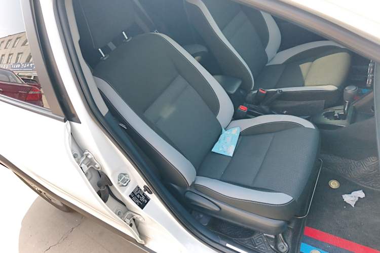 Used Toyota YARiS L Zhi Xuan 2022 X-Trail 1.5L CVT Leading PLUS Edition Right Front Seat