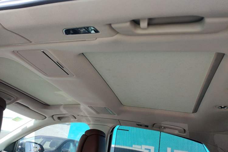 Used Audi A8 2012 A8L 45 TFSI quattro Comfort model Headliner