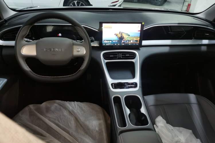 Used Geely Galaxy Geome 2026 Model 310km Youth Edition Center Console