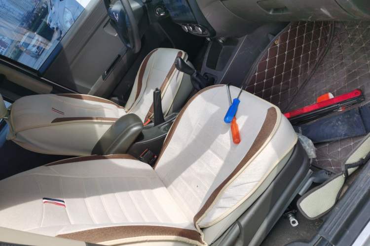 Used Wuling Rongguang V 2018 1.5L Standard Version
