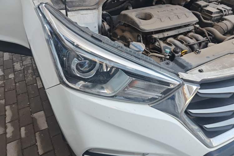 Used Hyundai ix25 2017 1.6L Automatic Smart Version Right Front Headlight