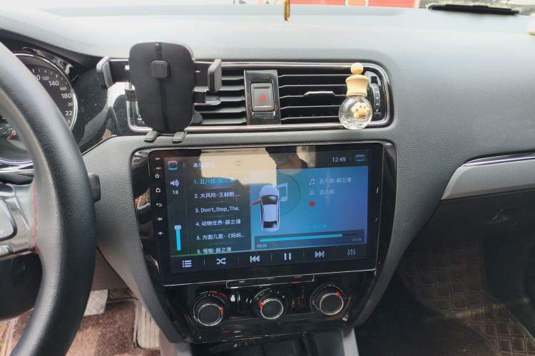 Used Volkswagen Sagitar 2018 280TSI DSG Comfort Model Audio And AC Panel