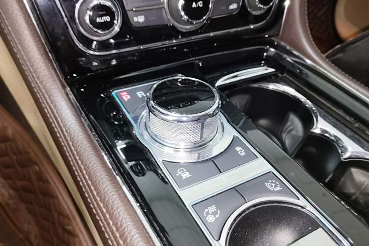 Used Jaguar XJ 2016 XJL 2.0T Two-Wheel-Drive Elegant Business Edition