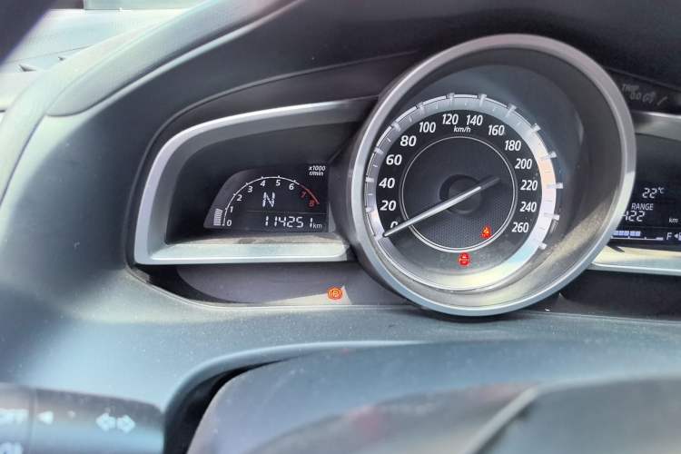 Used Mazda CX-4 2016 2.0L Automatic 2WD Blue Sky Dynamic Leather Edition Odometer Close Up